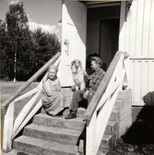 Helvi ja Antti Leinonen 31.7.1966 lähtötunnelmissa Viuruniemessä.